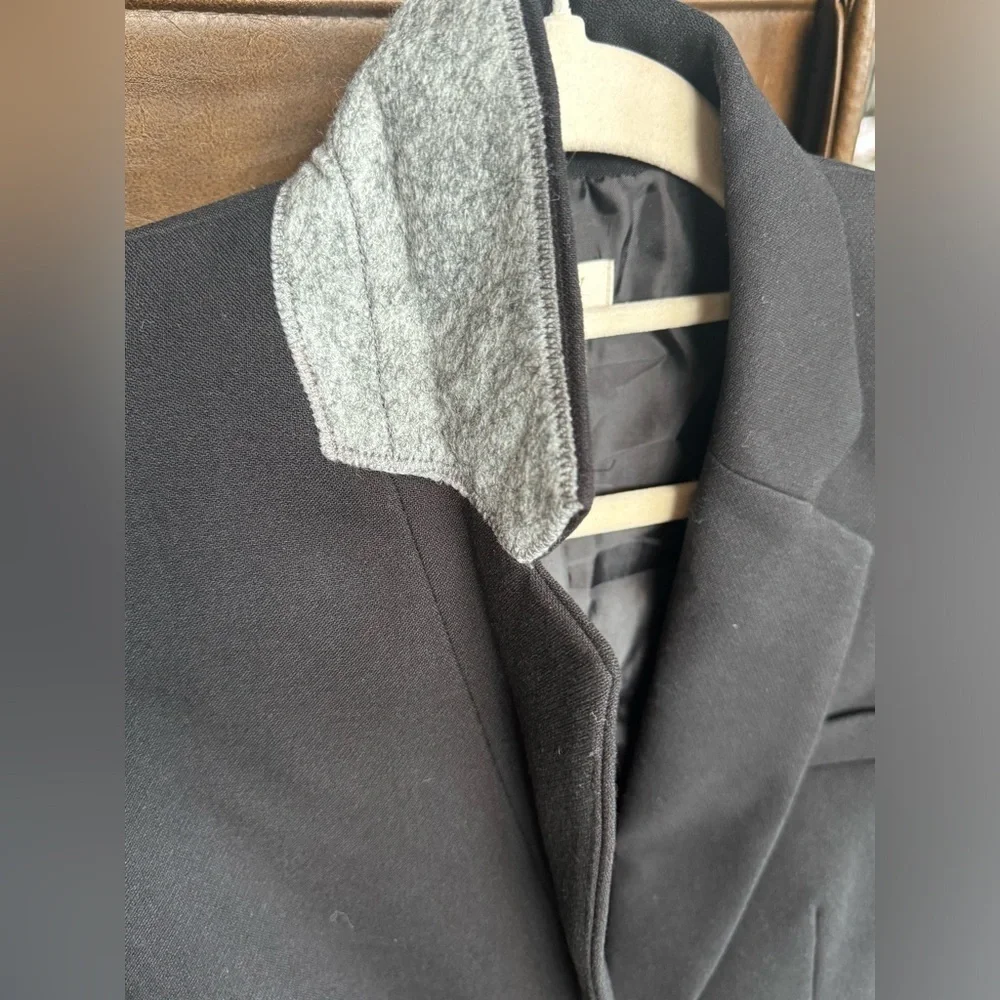 J. Crew Black Button Tailored Blazer 2 Small Sport Coat Wool Blend Jacket pocket